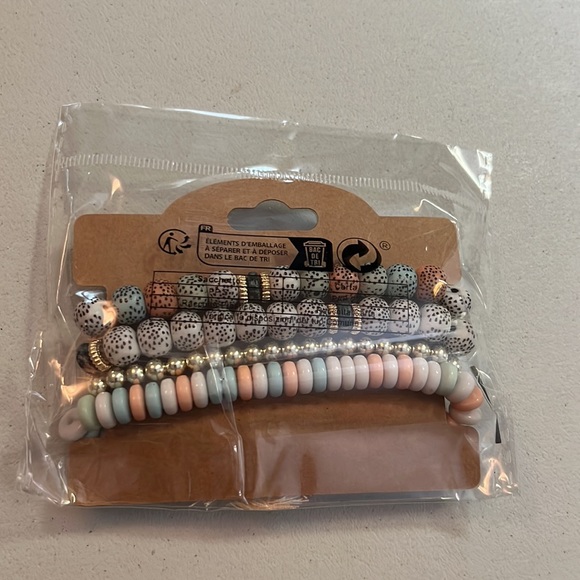 Christmas sale! New Boho multicolored stackable stretch bead bracelets. (4) - Picture 4 of 4